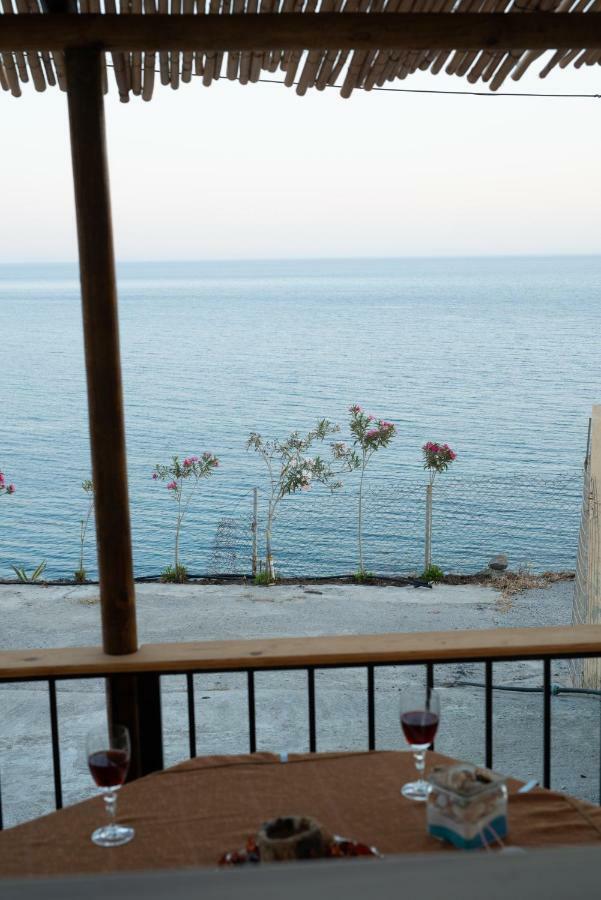 Beach View Kaloi Limenes Exterior foto